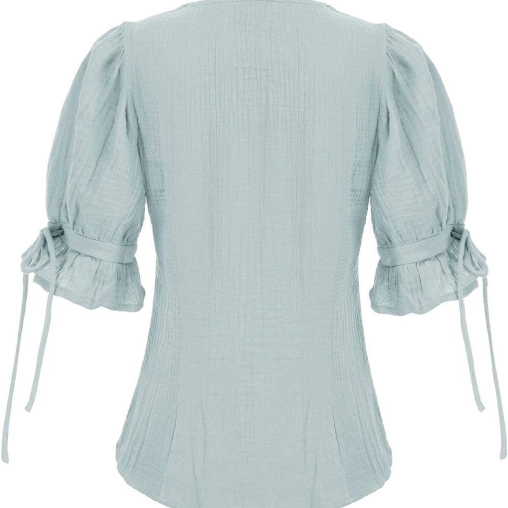 Women’s Renaissance Blouse - Picture 2 of 7